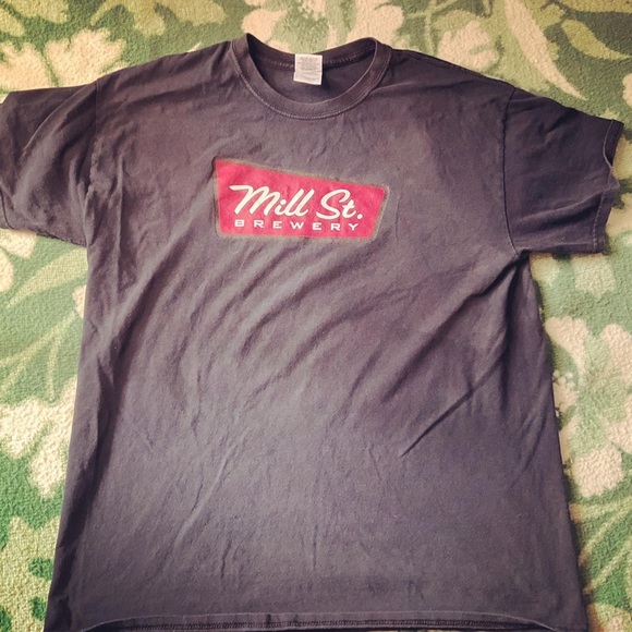 ✨2/$30✨Mill St. Brewery graphic T - Picture 2 of 2